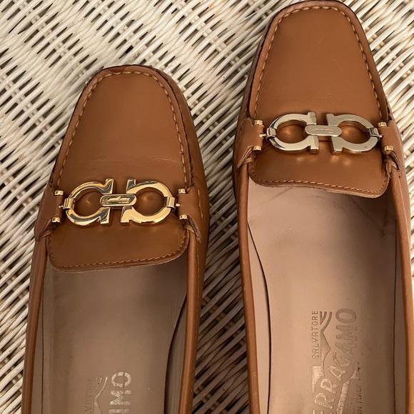 Salvatore Ferragamo Tan Stacked Heel with Gold/Silver Gancini Logo - Picture 13 of 14